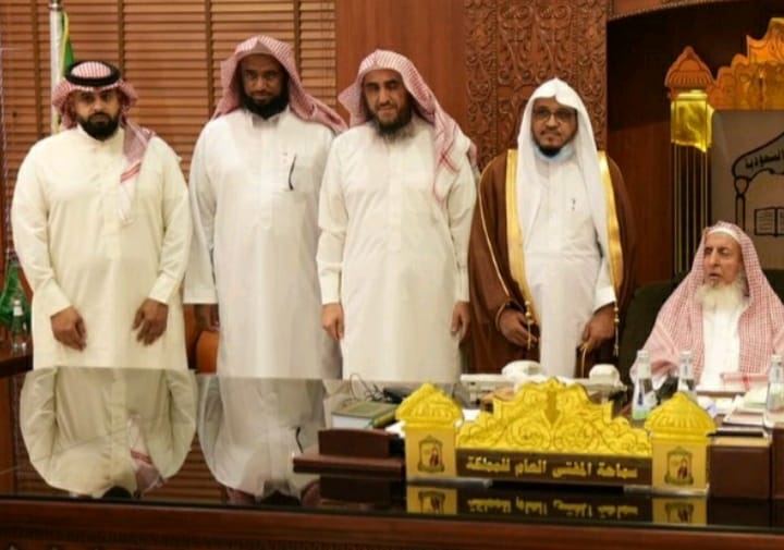 مع مفتي المملكة العربية السعودية السابق الشيخ عبد العزيز بن عبد الله آل الشيخ